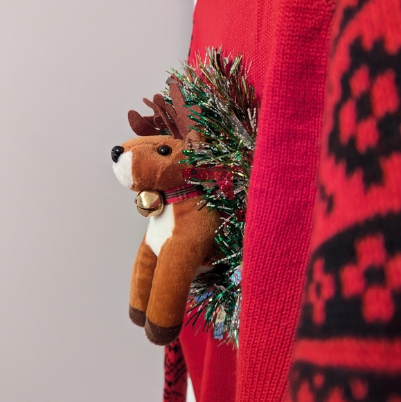 No Boundaries Ugly Christmas Sweater 3D Reindeer With Tinsel Red Medium - Picture 5 of 7